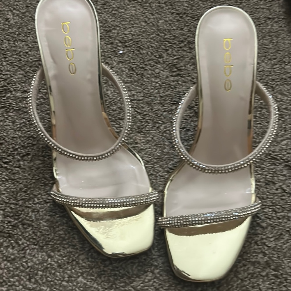 Bebe hold heels